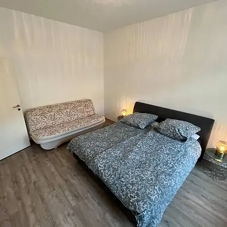 아파트 Small Sally *